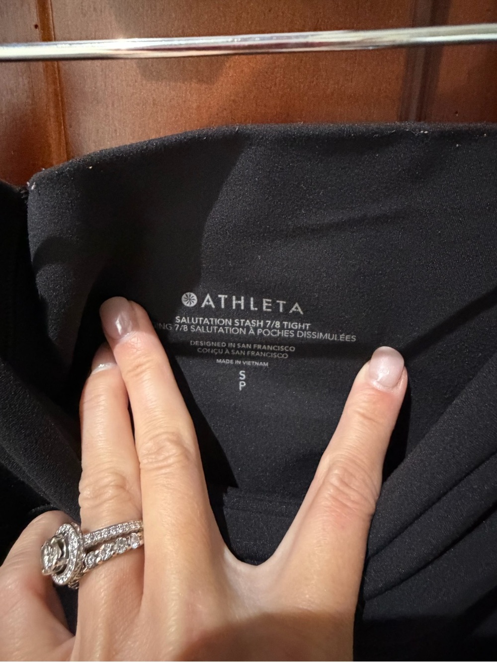 Athleta Black Salutation stash 7/8 Performance Leggings - Picture 4 of 5